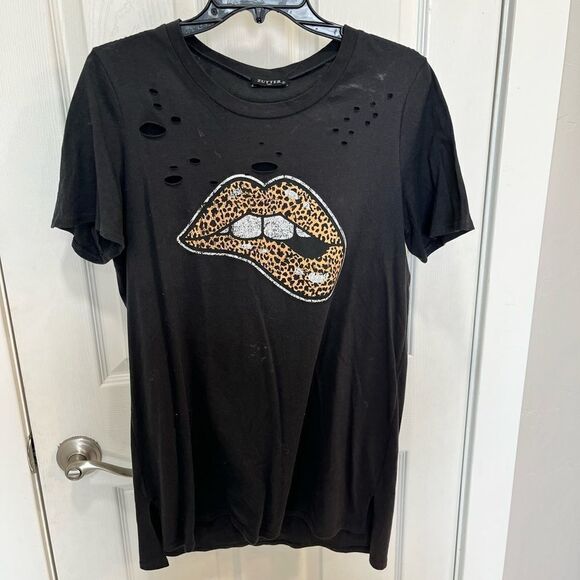 Zutter Distressed Black Leopard Lips Tee - Picture 7 of 9